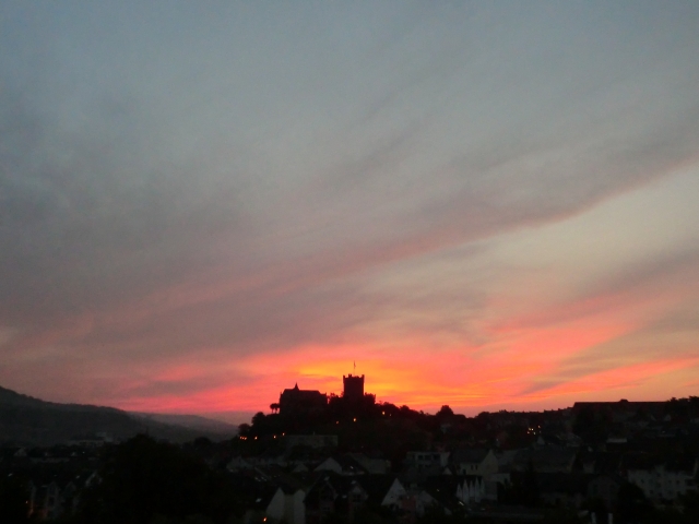 Burg Juli 2013 Sonnenaufgang