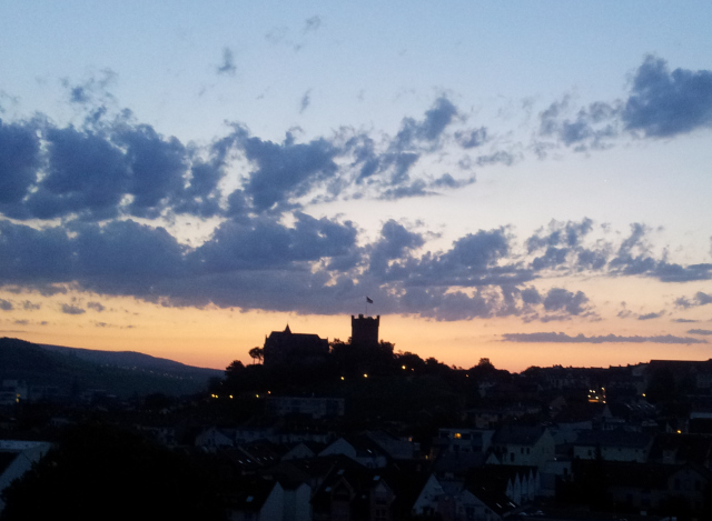 Burg Sonnenaufg Ende Juli 14