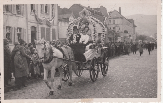 Bin Fotokarte Winzerfestumzug 30er Jahre