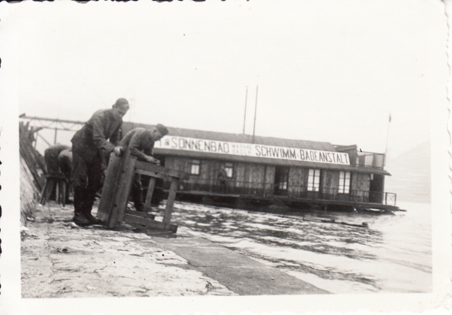 Bin Soldaten Rhein Schwimmanstalt