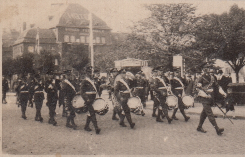 Militaria Bin 1930 Detail 2
