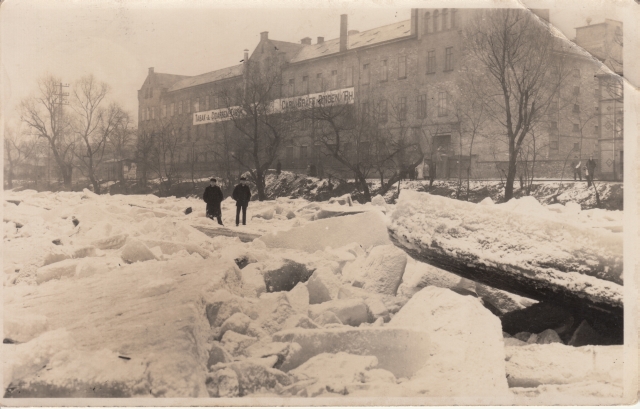 Tabakfabrik Eis 1929 vor Brand
